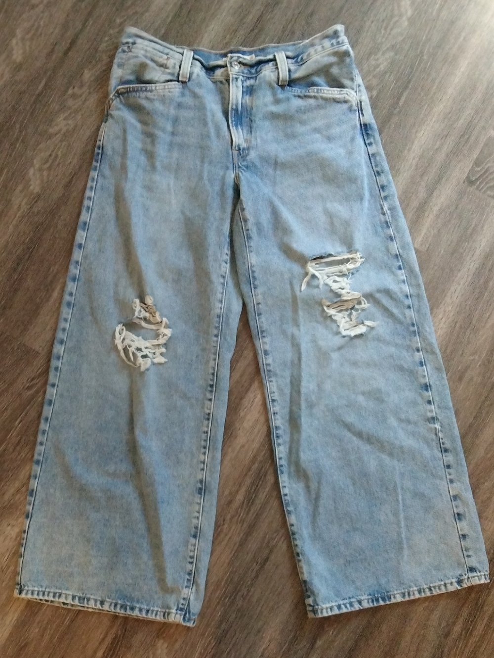 LEVIS- 94' Baggy Wide Leg Distressed Jeans Size 30